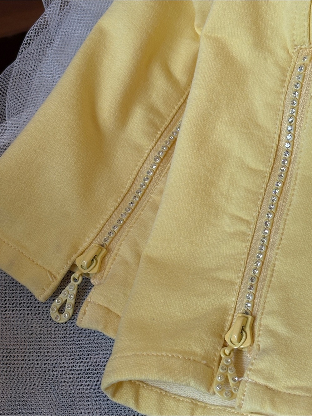 Dream Jeannes by Quacker Factory Women's Yellow Capris Rhinestone Embellishment - Picture 4 of 6